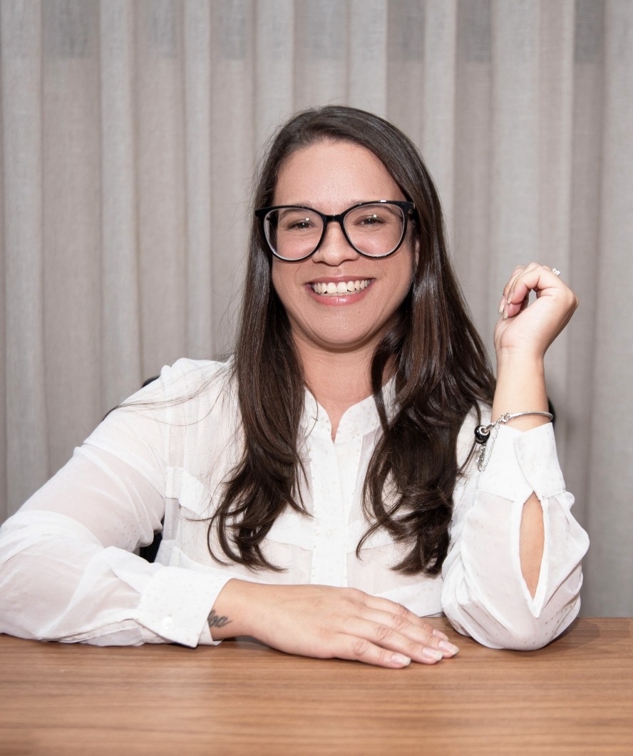 Dra. Thais Mara Souza Santos